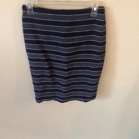 Loft skirt suit set - Picture 3 of 4